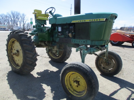 94483-JD 2520 TRACTOR