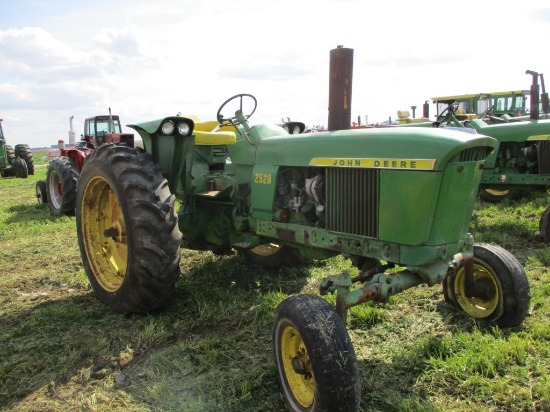 98708 - JOHN DEERE 2520