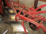 98747 - MOLINE 3 BTM PLOW