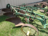 98835 - JOHN DEERE 3 BTM PULL TYPE PLOW ON STEEL