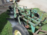 98842 - JOHN DEERE 4 BTM, HYD LIFT PLOW