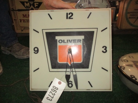 86273-OLIVER PLASTIC CLOCK