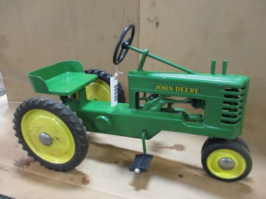 98930-JOHN DEERE A PEDAL