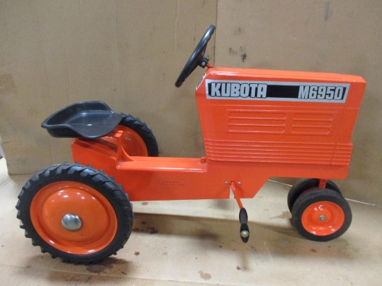 98941-KUBOTA M 6590 PEDAL