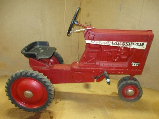 98953-IH 856 PEDAL, ORIGINAL