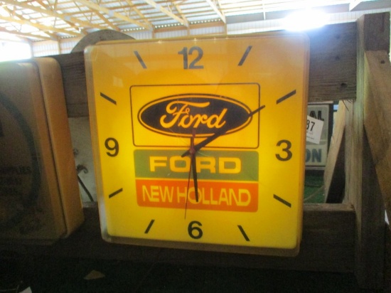 99093-FORD / NEW HOLLAND CLOCK
