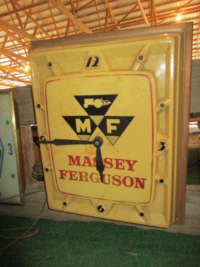 99096-MASSEY FERGUSON PLASTIC CLOCK