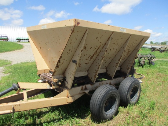 9478- STOLTZFUS LIME SPREADER 2 AXLE, PTO, 6 TON