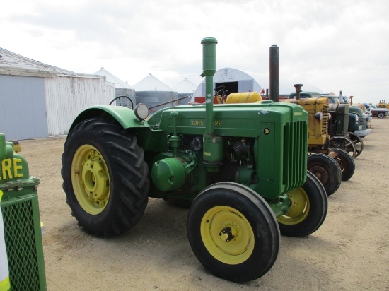 9089- JOHN DEERE D STYLED