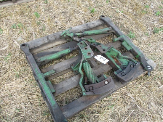 JD 3PT HITCH SMALL EARS 520-630