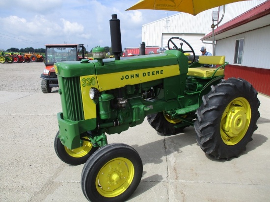 10502-JOHN DEERE 330 S
