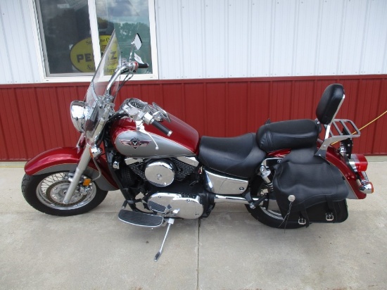8181-KAWASAKI VULCAN 1500 MOTORCYCLE