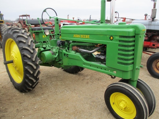 4923-JD B TRACTOR