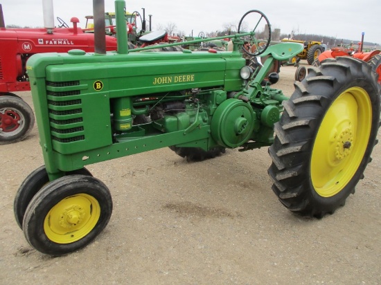 5712-JD B TRACTOR
