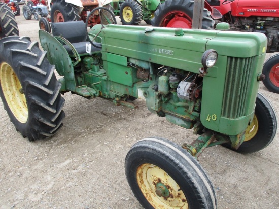 94533-JD 40 TRACTOR