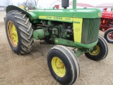 94415-JD 820 TRACTOR