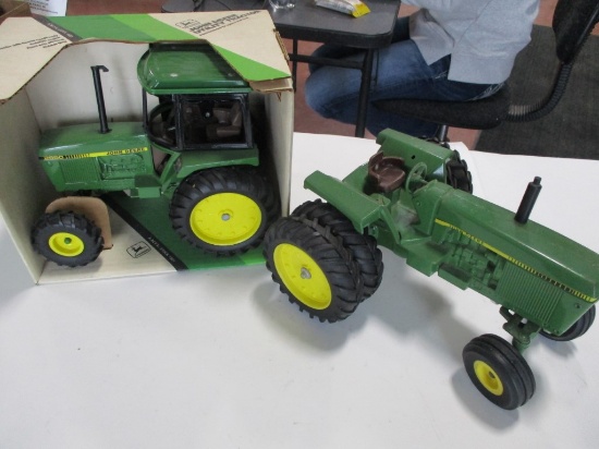 4805-JD UTLITY TRACTOR NIB, JD 40 SERIES TRACTOR NO CAB, 1/16TH SCALE