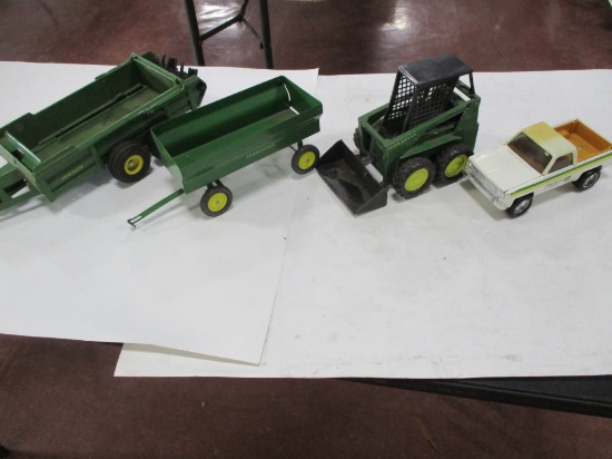 4814-JD MANURE WAGON, JD TRUCK, JD SKID STEER, JD WAGON, 1/16 SCALE