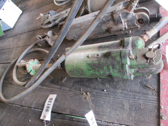 1080- JOHN DEERE HYDRAULIC CYLINDER