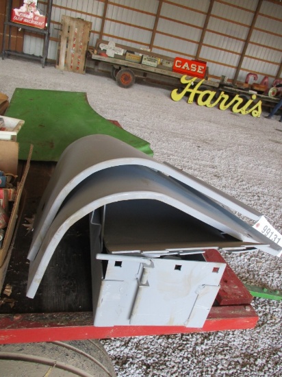 99131- JOHN DEERE 4020 DUST SHIELDS w/ PLATFORM PARTS