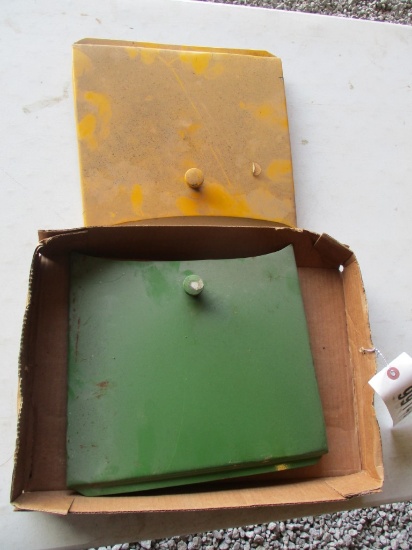 99149- JOHN DEERE NEW GEN UTILITY BATTERY COVERS (2)
