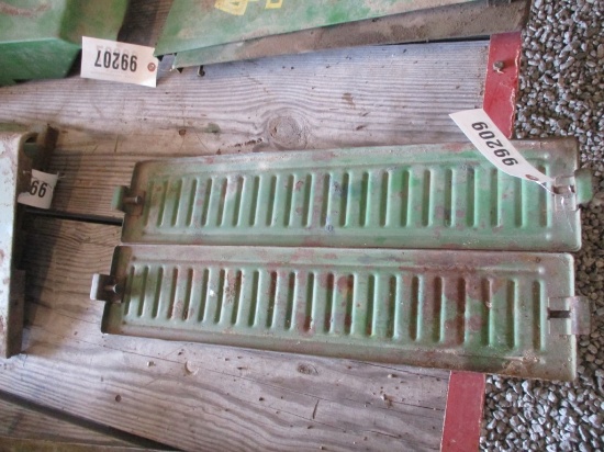 99209- JOHN DEERE NEW GEN BATTER COVERS (2)