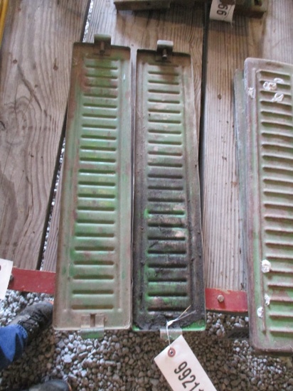 99211- JOHN DEERE NEW GEN BATTER COVERS (2)