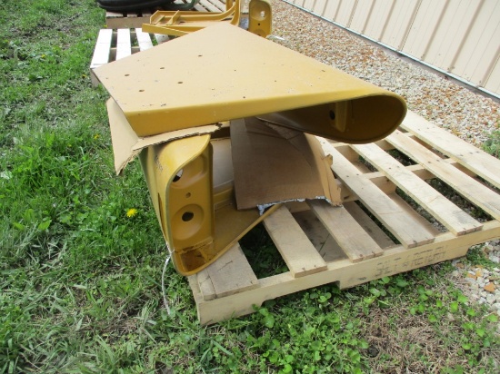 99303- JOHN DEERE NEW GEN FENDER SET (2) NEW