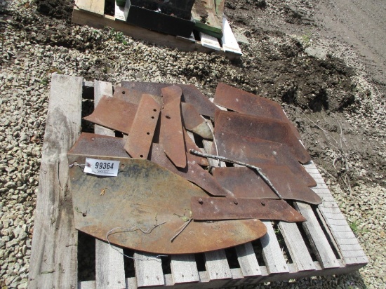 99364- PALLET OF MISCELLANEOUS PLOW PARTS