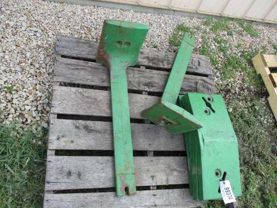 99374- JOHN DEERE NEW GEN 5 PIECE WEIGHT SET **(all one money)