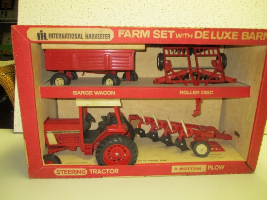 IH 886 TOY AND BAM SET (NIB)