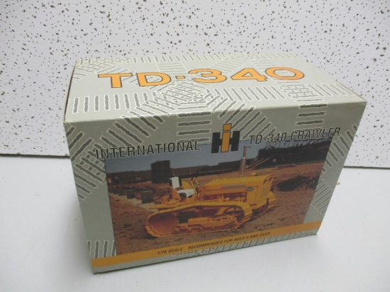 IH TD340 TOY TRUCK AND CONSTRUCTION SHOW EDITION (NIB)