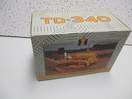 IH T-340 CRAWLER, TOY TRUCK AND CONSTRUCTION SHOW EDITION (NIB)