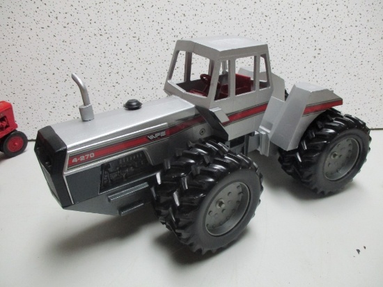 WHITE 4-270 4WD 1/16 SCALE 1984 LOUISVILLE FARM MACHINERY SHOW