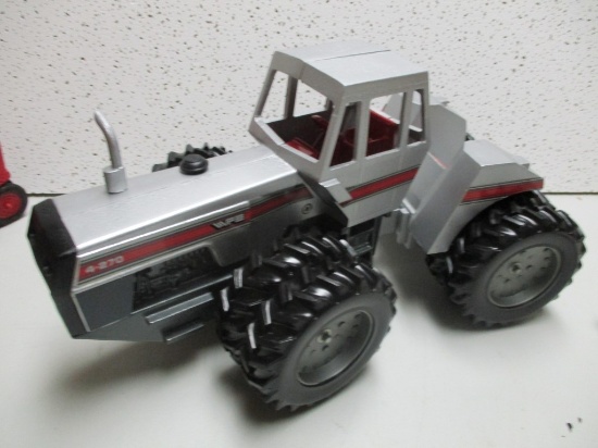WHITE 4-270 4WD 1/16 SCALE 1984 LOUISVILLE FARM MACHINERY SHOW