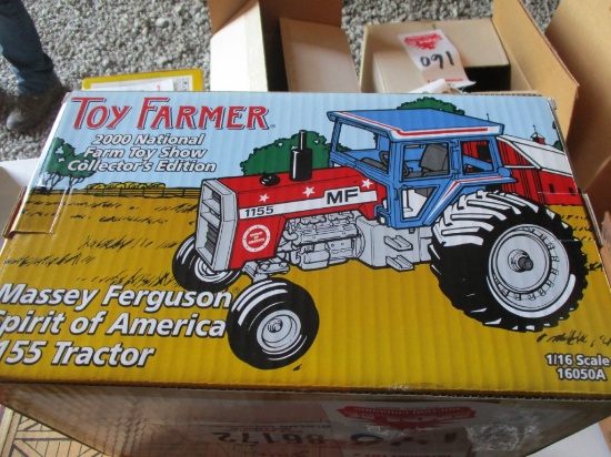 2000 TOY FARMER FARM SHOW MF 1155 SHOW TRACTOR (NIB)