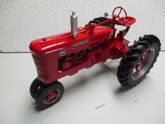 FARMALL M 1/8 SCALE (FARM PROGRESS 1995) (NIB)