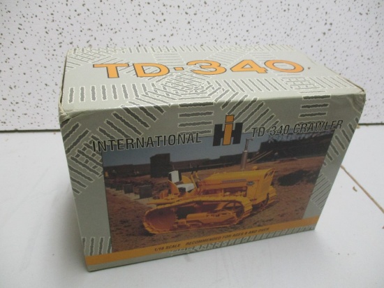 IH T-340 CRAWLER (2001 TOY TRUCK AND CONSTRUCTION SHOW) (NIB)
