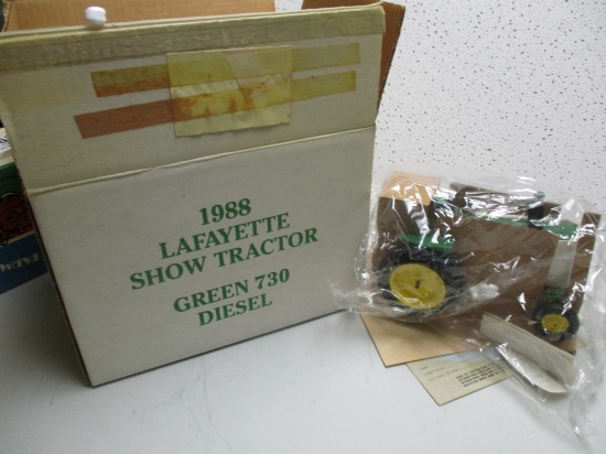 1988 LAFAYETTE FARM TOY SHOW TRACTOR, JD 730 (NIB)