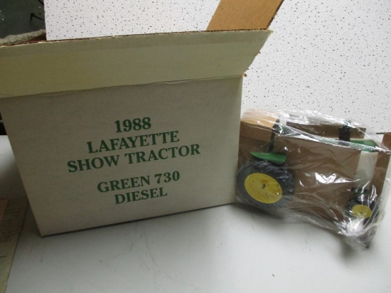 1988 LAFAYETTE FARM TOY SHOW TRACTOR, JD 730 (NIB)