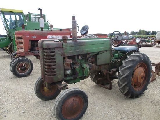 10585-JOHN DEERE M w/ PLOW