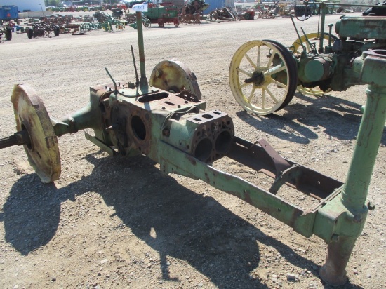 7511-JOHN DEERE G UNSTYLED