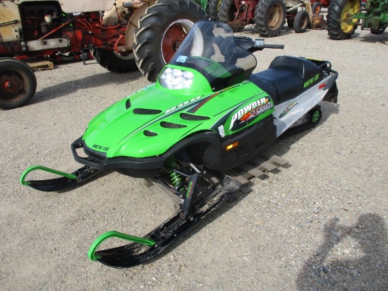 8393- ARCTIC CAT SNOWMOBILE 600
