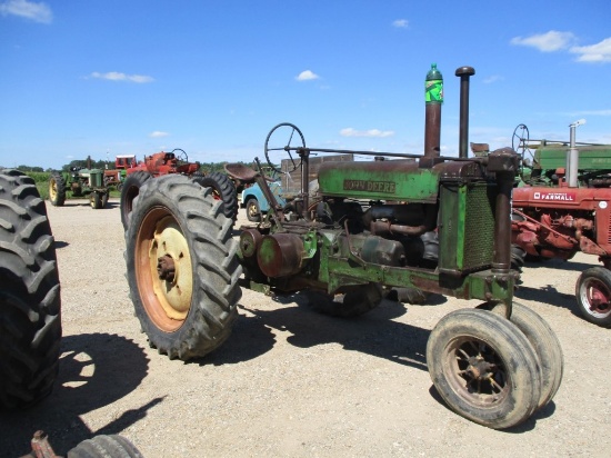8442-JOHN DEERE G UNSTYLED