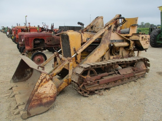 8607-JOHN DEERE 1010 CRAWLER