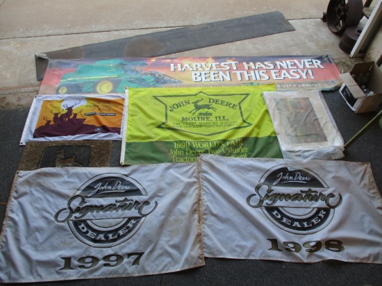 91181-(6) MISCELLANEOUS JOHN DEERE BANNERS , JOHN DEERE FLOOR MAT, JOHN DEERE PICTURE