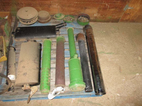 91193-PALLET OF MISCELLANEOUS JOHN DEERE TRACTOR PARTS