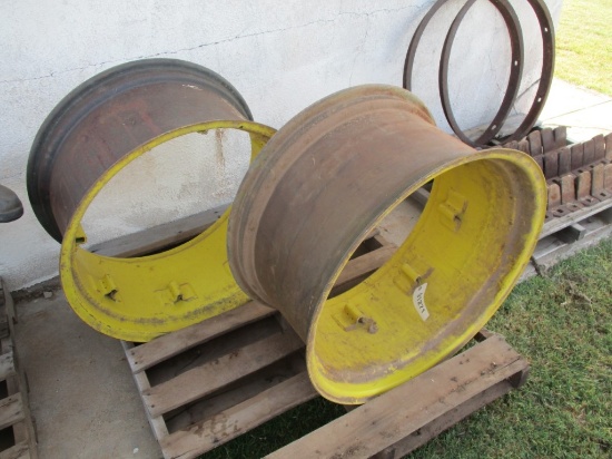 91271-(2) JOHN DEERE MFWD 28" FRONT RIMS