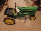 91124-JOHN DEERE A PEDAL