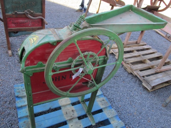 91341-JOHN DEERE 1 HOLE WOODEN SHELLER